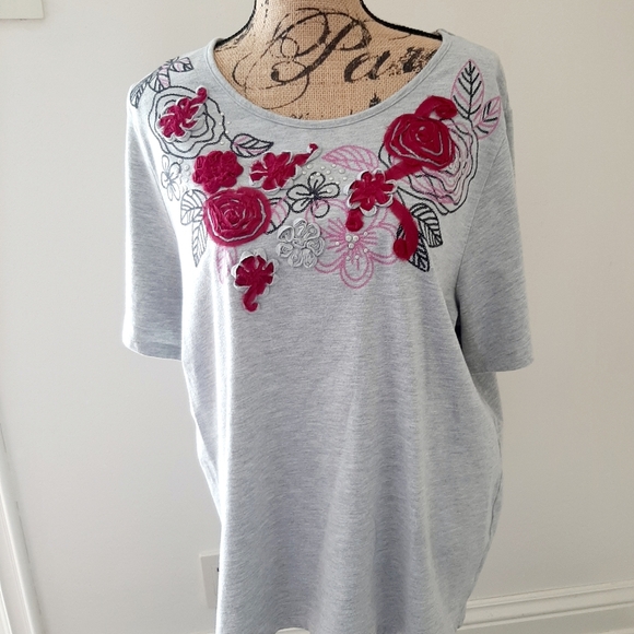 EUC LIZ & ME EMBELLISHED TEE SHIRT - Picture 8 of 9